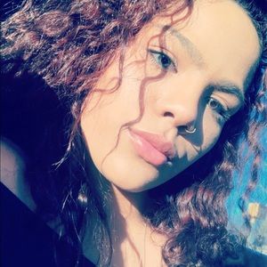 Meet your Posher, Suhaily